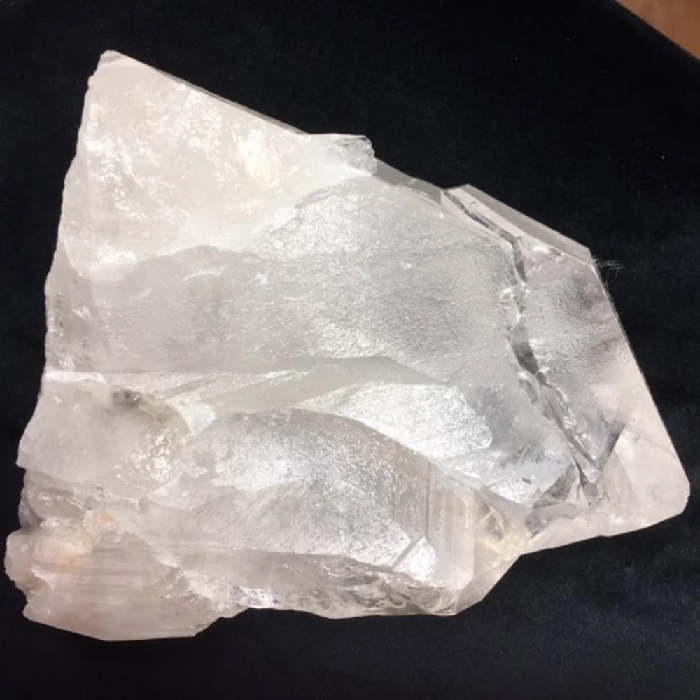 Quartz Large Crystal - Picture 5 of 8